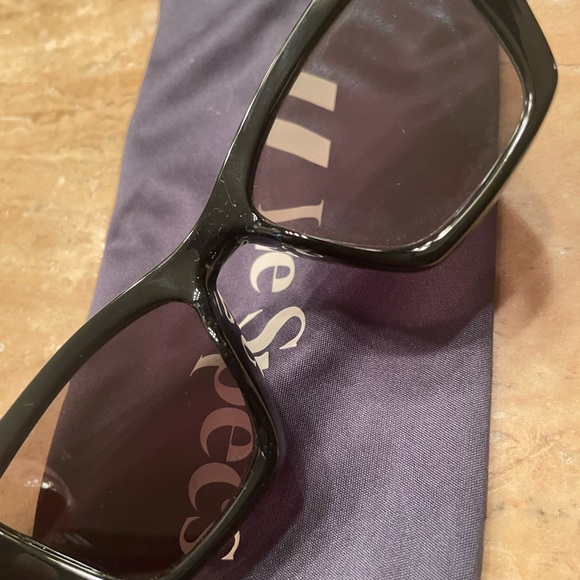 Le Specs Glossy Black Sunglasses - Picture 4 of 5